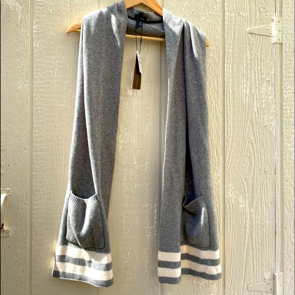 Gray scarf with pockets and white stripes